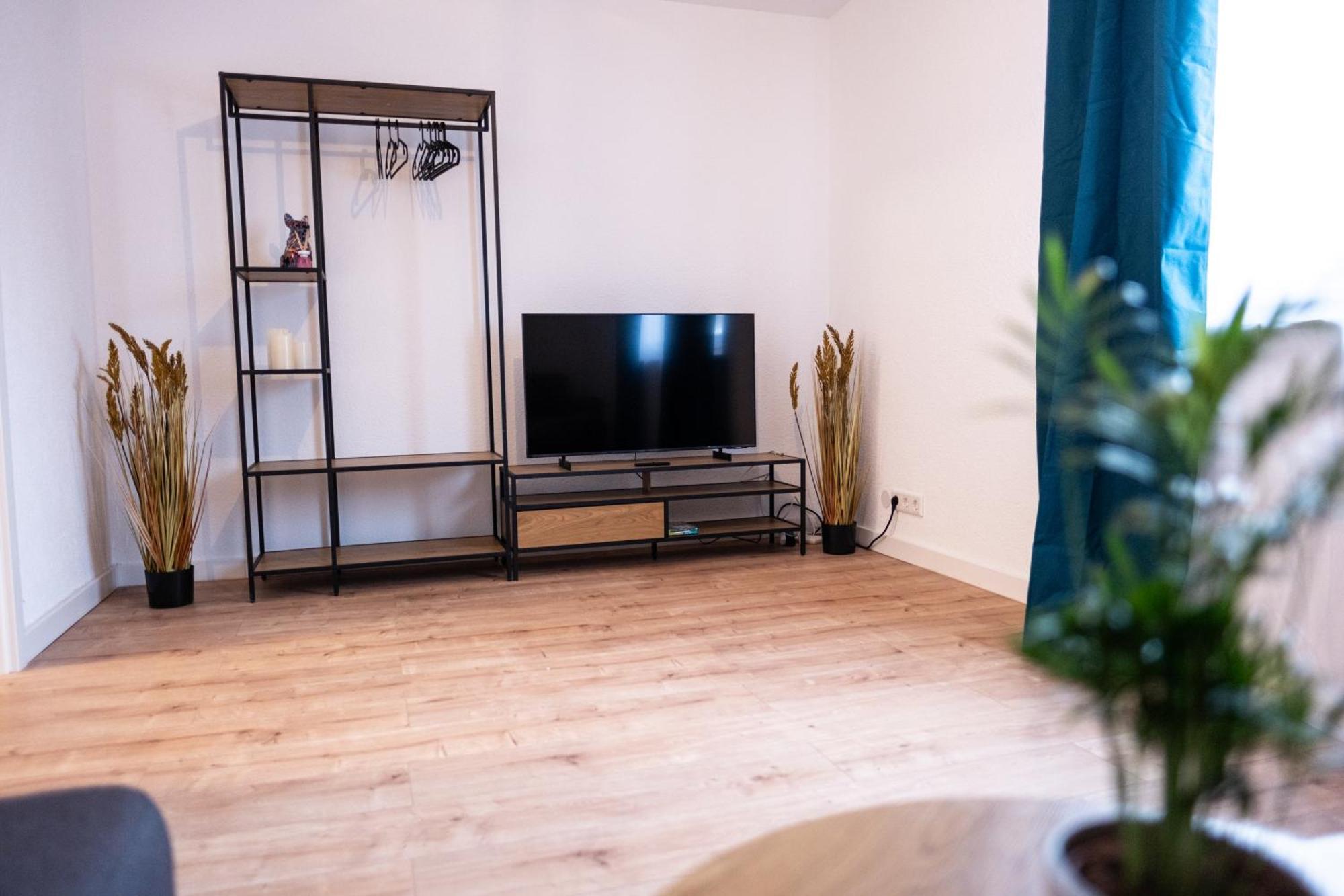 Klassen Apartments! Stadtnahes Ferienhaus* Mit Terrasse In Aulendorf * Fuer 6-8 Personen Exterior foto