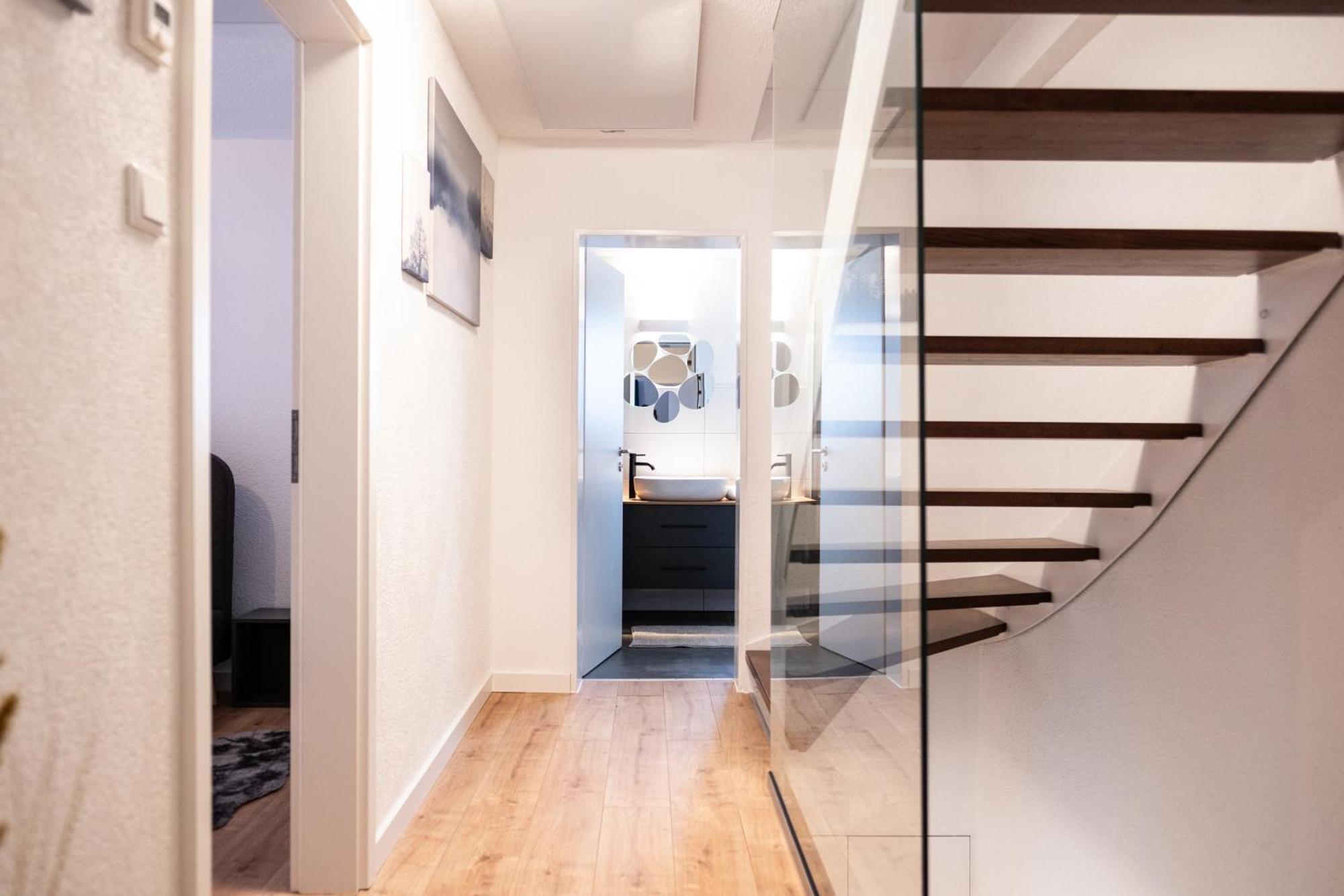 Klassen Apartments! Stadtnahes Ferienhaus* Mit Terrasse In Aulendorf * Fuer 6-8 Personen Exterior foto