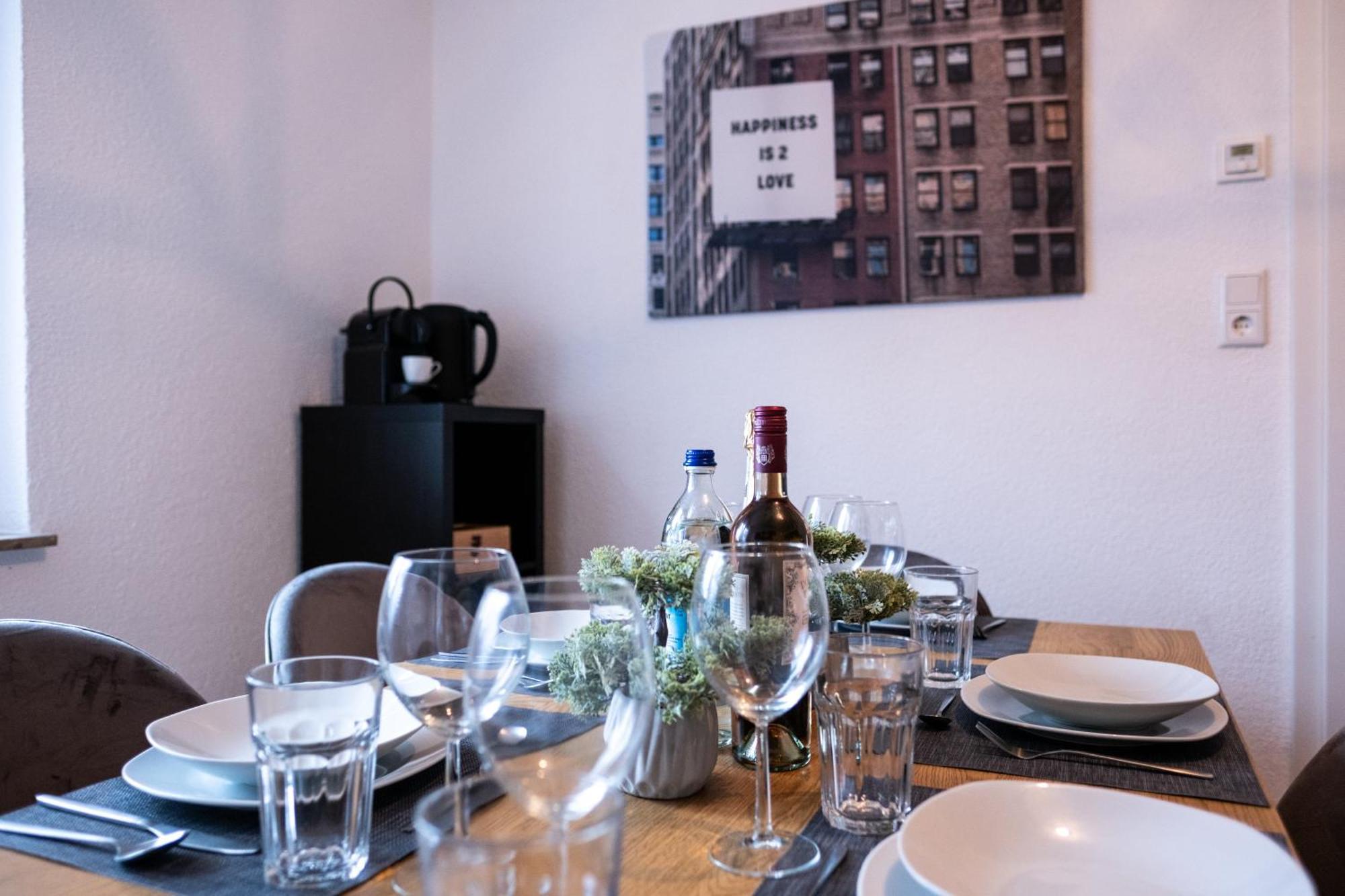 Klassen Apartments! Stadtnahes Ferienhaus* Mit Terrasse In Aulendorf * Fuer 6-8 Personen Exterior foto